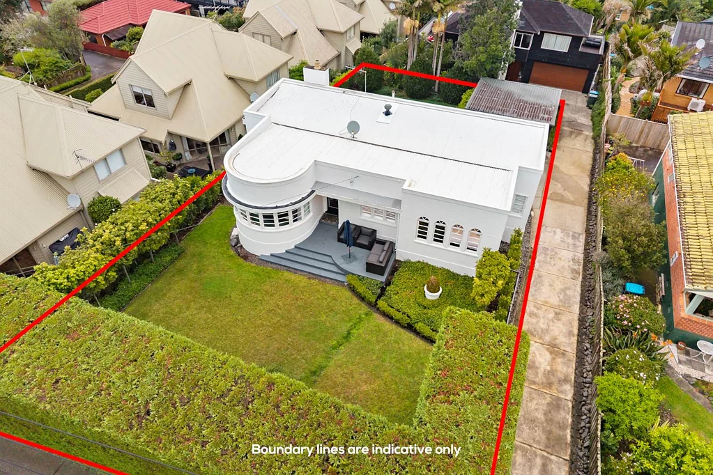 Glendowie 3 Bedroom Art Deco Stunner with Future Potential