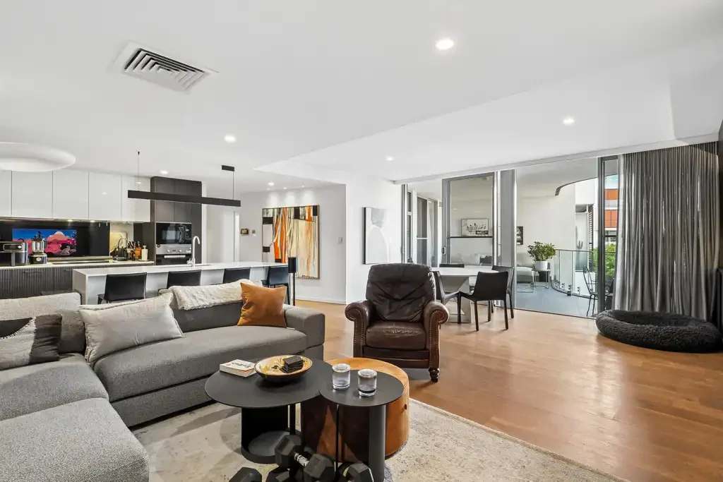 Swanbourne 3બેડરૂમ Rare Three-Bedroom Residence with Income in Place
