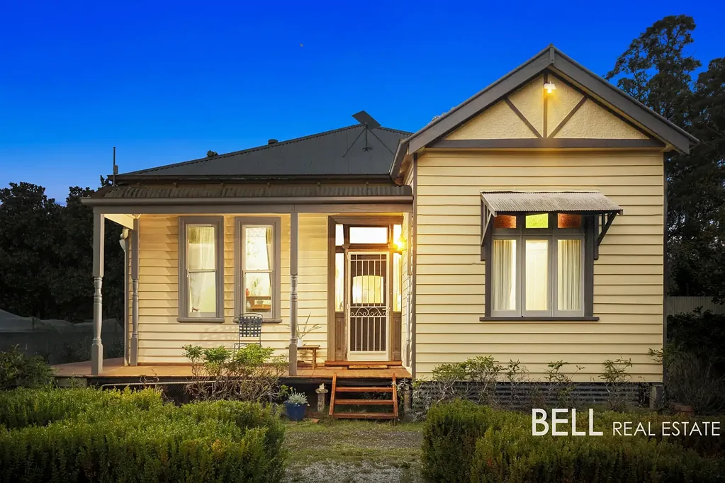 Hoddles Creek 5chambre 37 Acres of Opportunity with Two Fully Self-Contained Homes.
