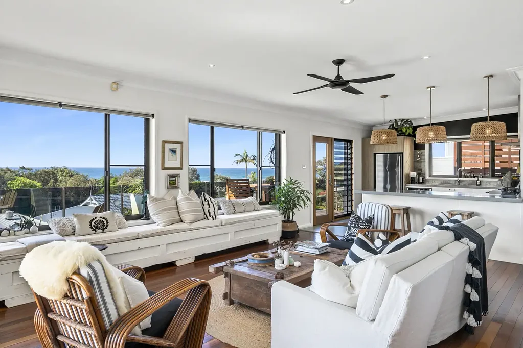 Port Macquarie 4ਬੈੱਡਰੂਮ Elevated Living & Panoramic Views in Lighthouse Beach