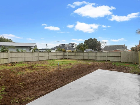 Onehunga  Development Quick Starter!  Now Only $559,000!