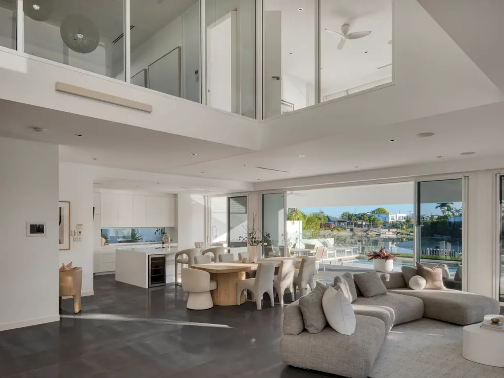 Broadbeach Waters 4Habitaciones North-to-Water Entertainer with City Skyline Views in the Prestigious Golden Triangle