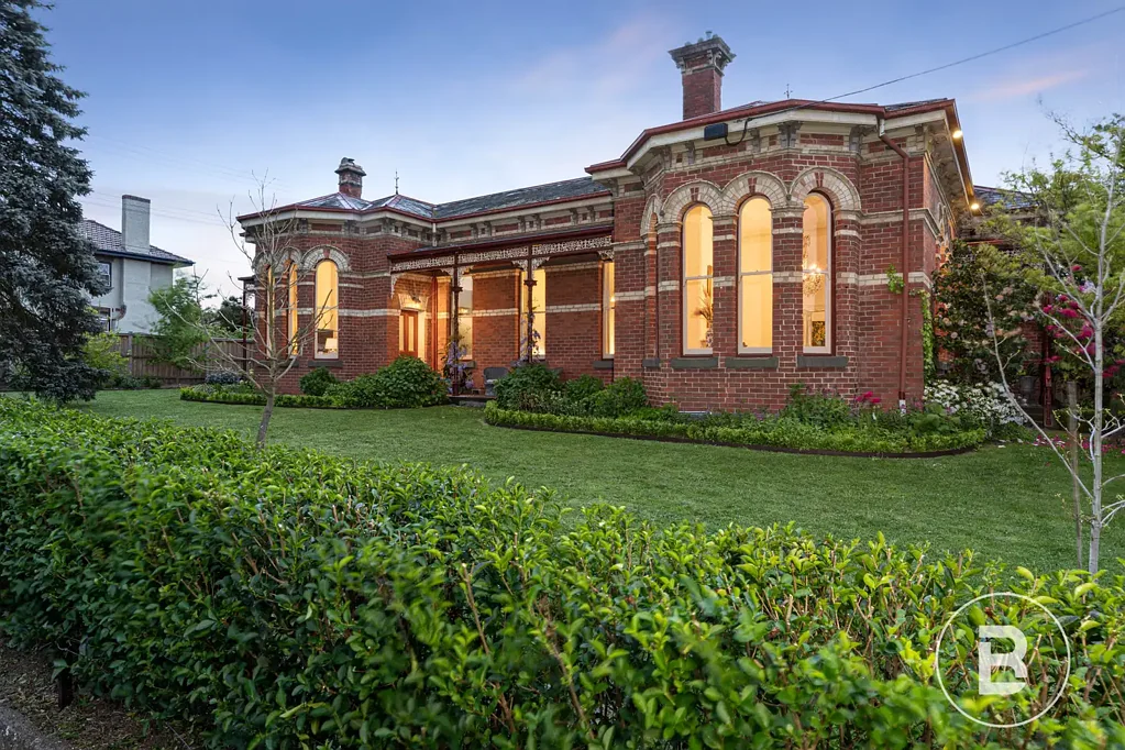 Lake Wendouree 5房  'GANNEREW' - A TERRY & OAKDEN MASTERPIECE