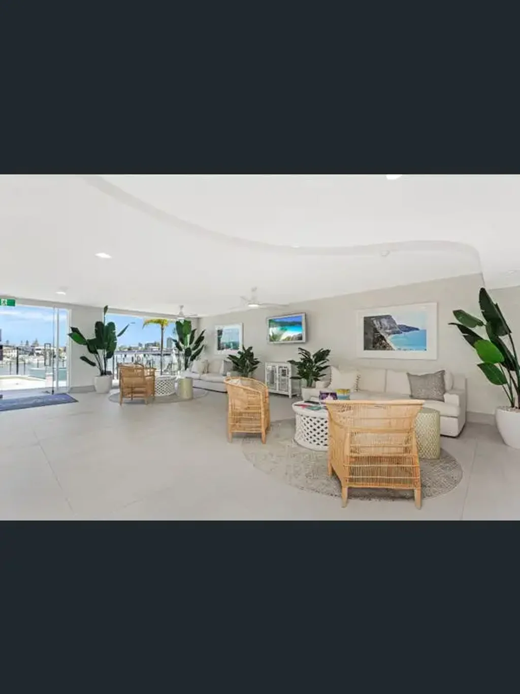 Coastal Convenience in the Heart of Surfers Paradise