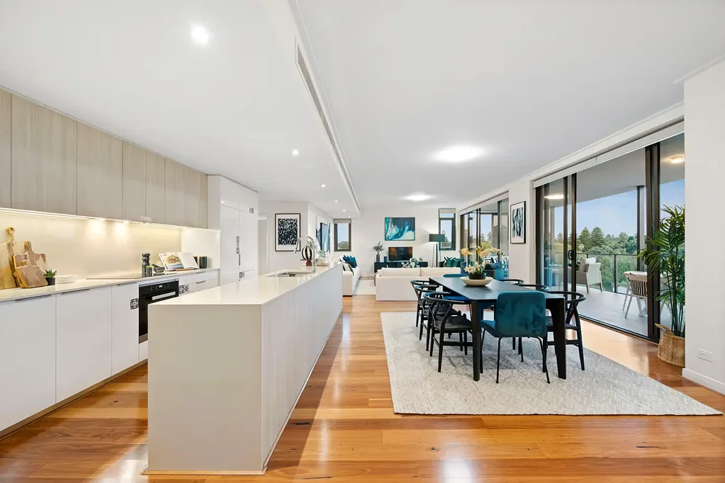 Claremont 3房  Sold by Thomas Wedge