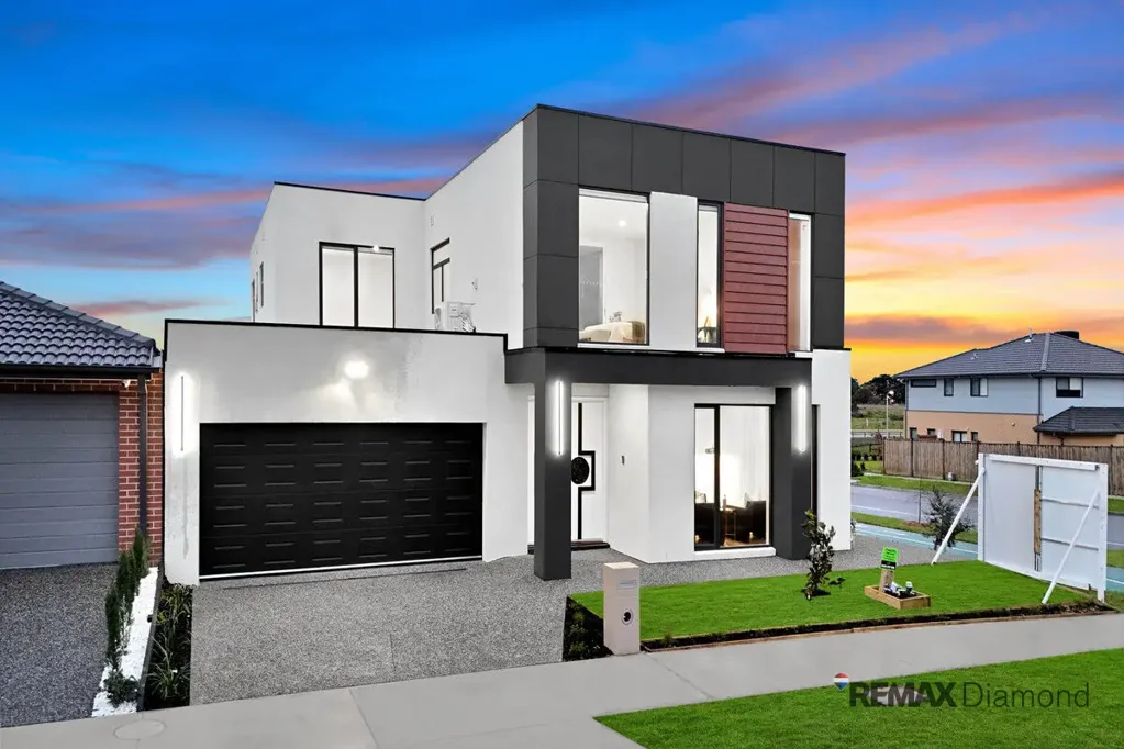 Clyde North 5 Bedroom Ultra-Modern Design | Versace Theme living in Clyde North