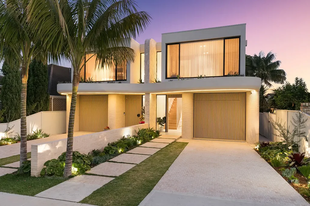 Caringbah South 5房 建筑师精心打造 私人度假胜地 优质材料定制 公园景观绿洲 智能功能齐全 An Aura of Opulence & Abundance of Light