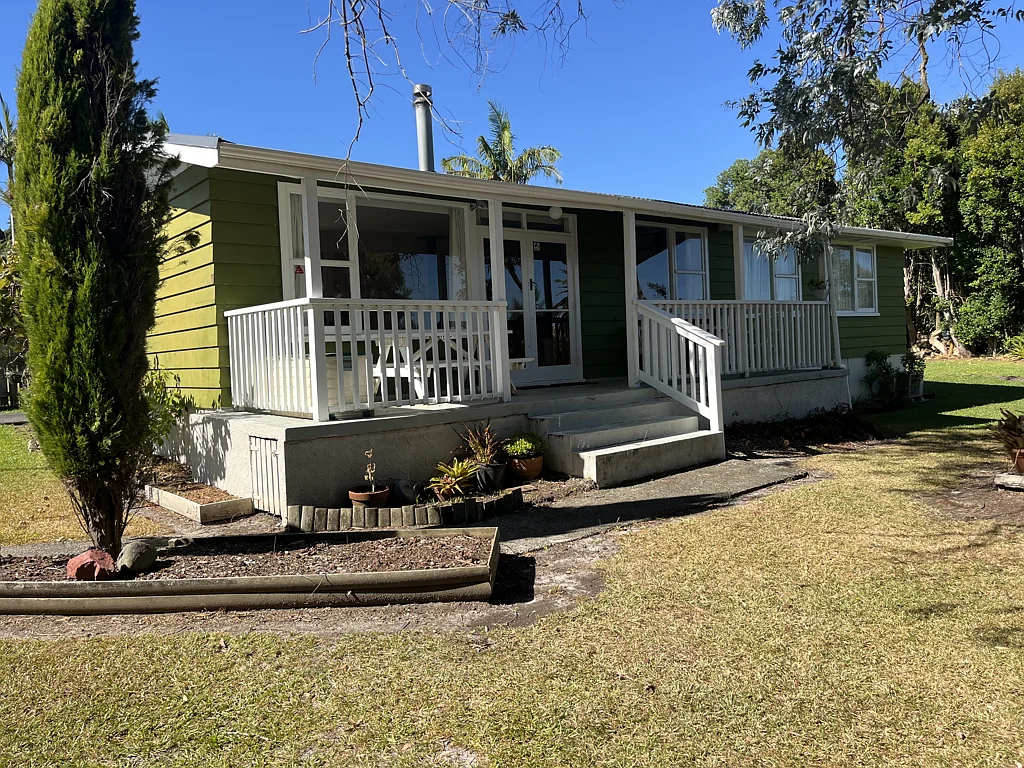 Kaitaia 3Kwarto Family Home on Expansive Grounds In Town!!