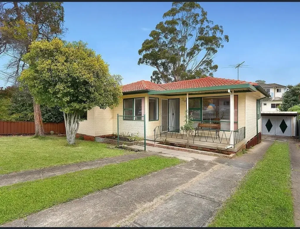 Woodpark 4chambre Three-Bedroom Home with Self-Contained Studio & DA-Approved Duplex