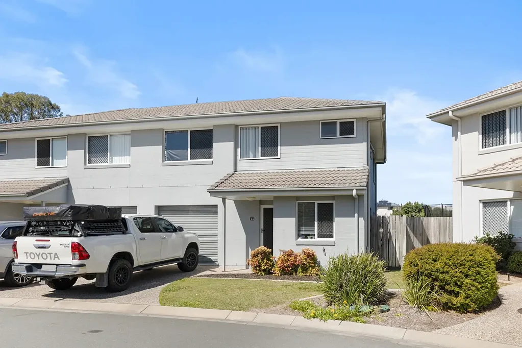 Griffin 3Habitaciones Contemporary Griffin Townhouse with Yard, Parking and Pool Access