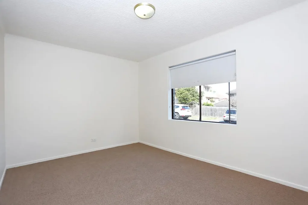 Sunny and affordable in great location