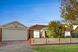 14 Pintail Crescent, Taylors Lakes