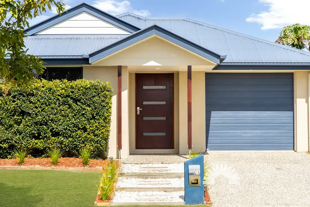 Caboolture South 4ਬੈੱਡਰੂਮ Move-In Ready with Two Living Areas and Side Access
