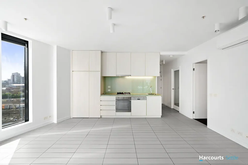 Docklands 2房 Docklands 现代生活，尊享度假村式设施 Modern Docklands Living with Resort-Style Facilities