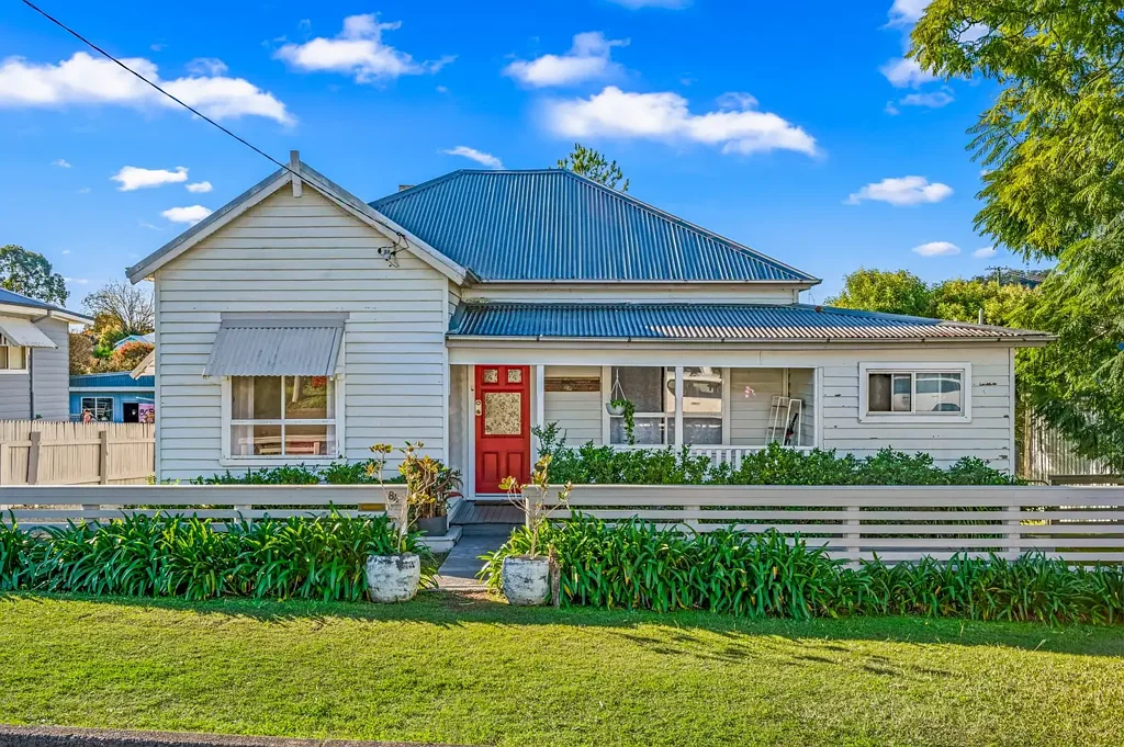 Gloucester 4ห้องนอน Charming Renovated Cottage - Ideal Family Living or Investment Opportunity