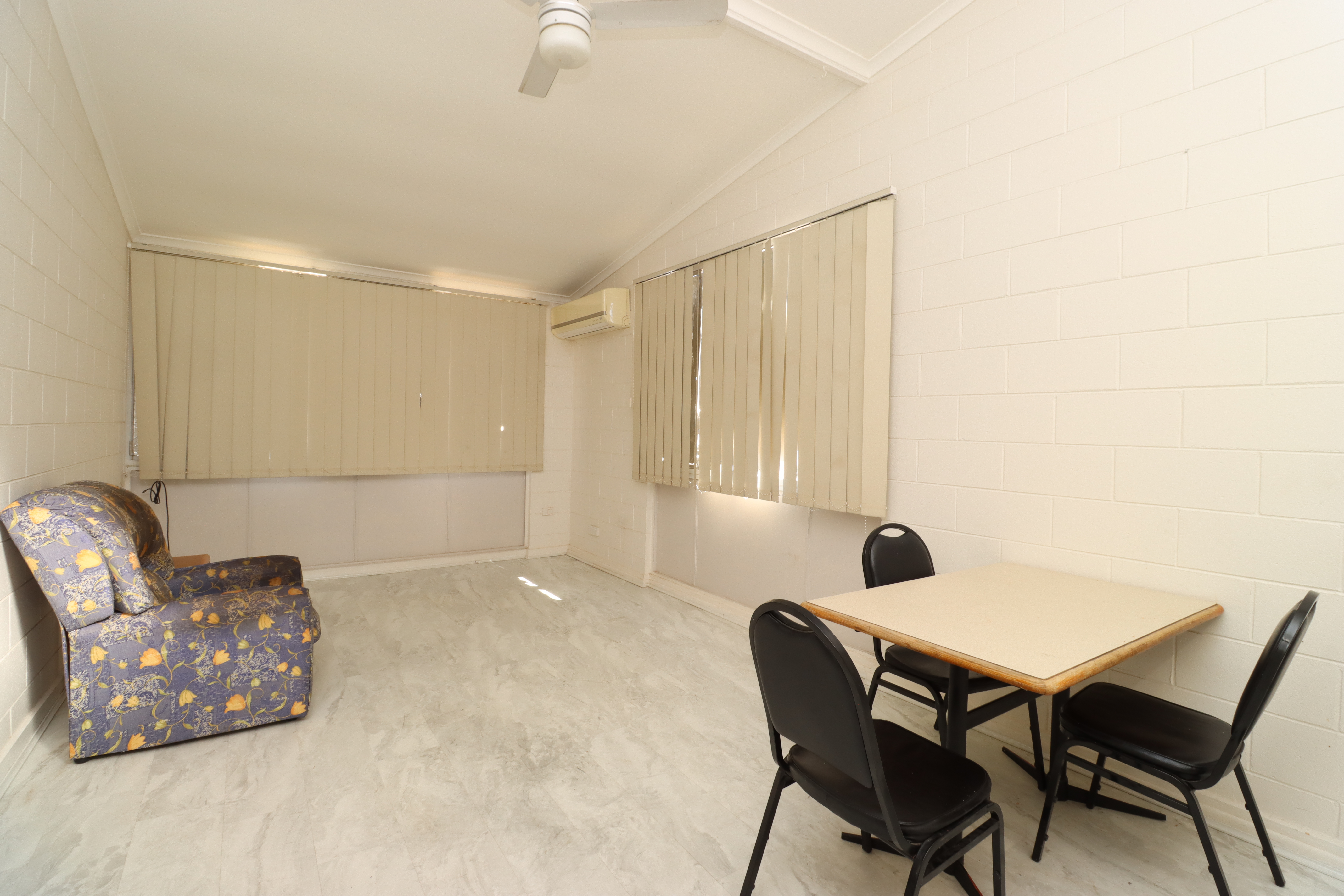 FLAT 1 17 GEORGE ST, THE GAP QLD 4825, 0 rūma, 0 rūma horoi, Unit