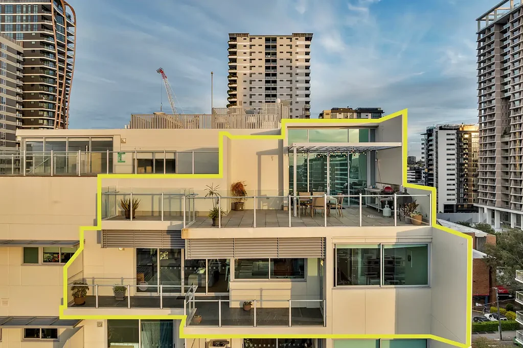 South Brisbane 3침실 Penthouse Living - Oversized 3-Bedroom Apartment with Lock-Up Garage in South Brisbane!