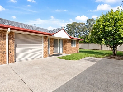 Caboolture 3Phòng ngủ RARE DUPLEX WITH A LARGE PRIVATE YARD!