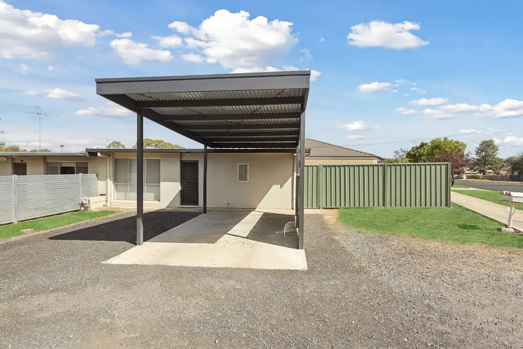 1/16 Wireless Street, Kangaroo Flat, VIC 3555