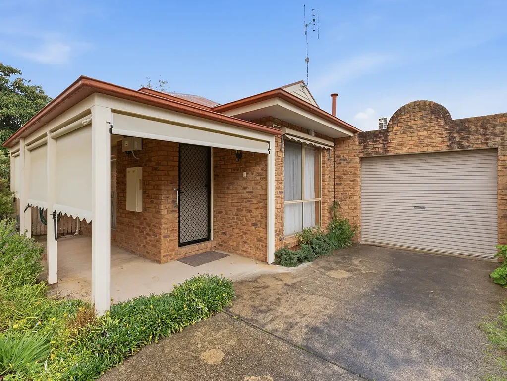 Benalla 2Moenga CHARMING UNIT IN LEAFY BENSON STREET