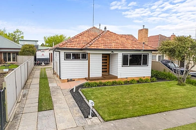 Wendouree 3Kwarto Light Filled Family Living with Exceptional Shedding in a Prime Wendouree Location