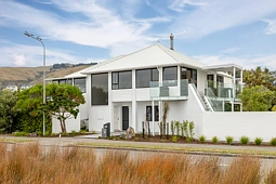 11 Beachville Road, Redcliffs