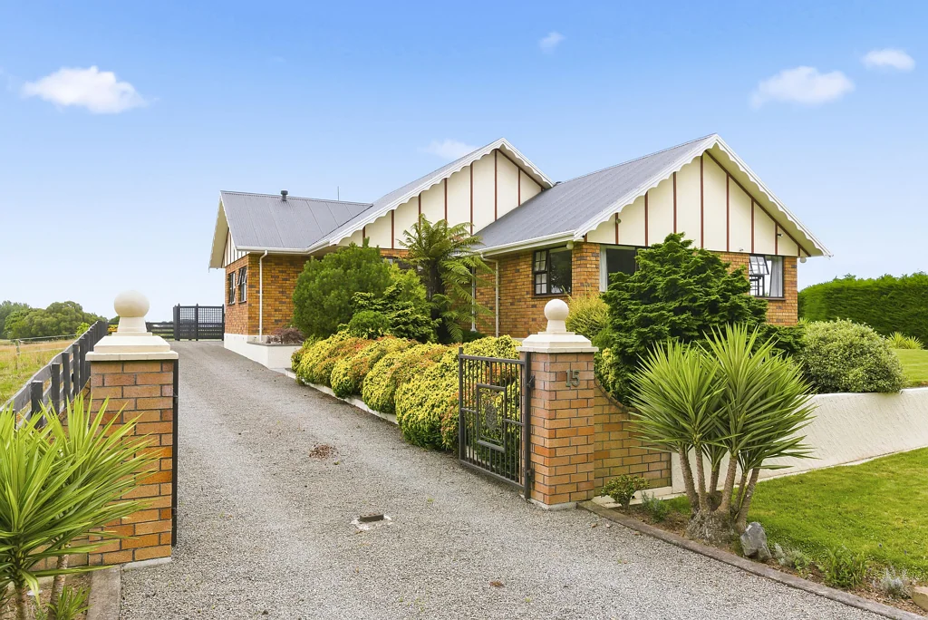 Levin 4 Bedroom Handcrafted with care and seven car garaging
