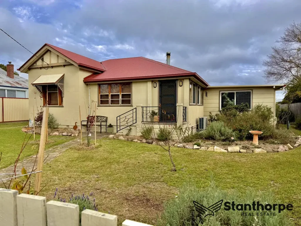 Stanthorpe 3房  STANTHORPE - STUNNING RESIDENCE - 8 CAR ACCOMMODATION  - RUMPUS + MORE