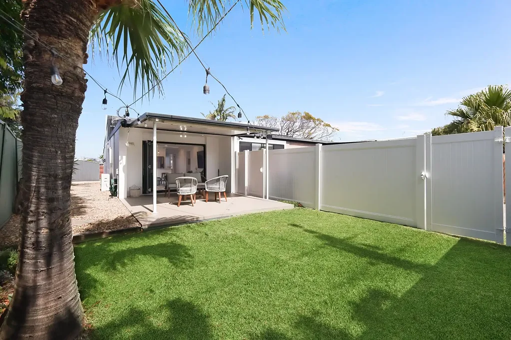 Miami 3कमरा Beautifully Renovated Single Level Duplex with Yard