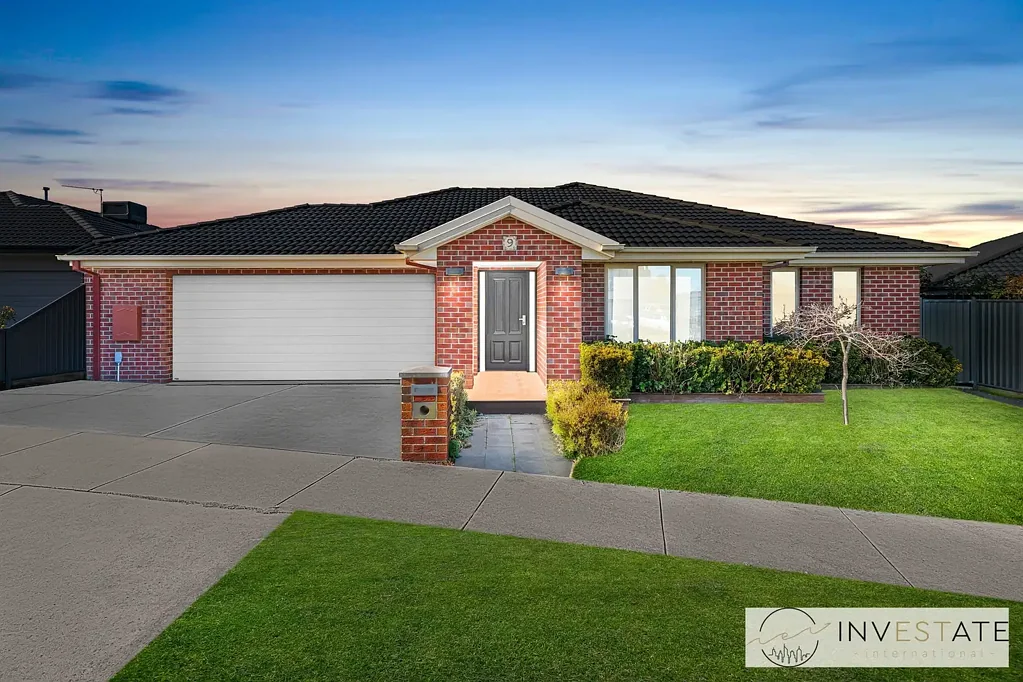 Delacombe 4 Bedroom Stylish Quality Family Living with Ample Space in Delacombe