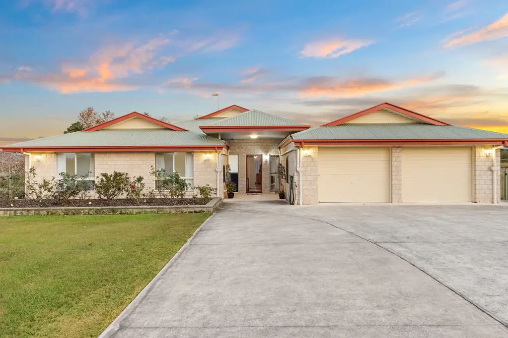 Glenlogan 5ਬੈੱਡਰੂਮ WELCOME TO WYNVALE - Exceptional Family Living.