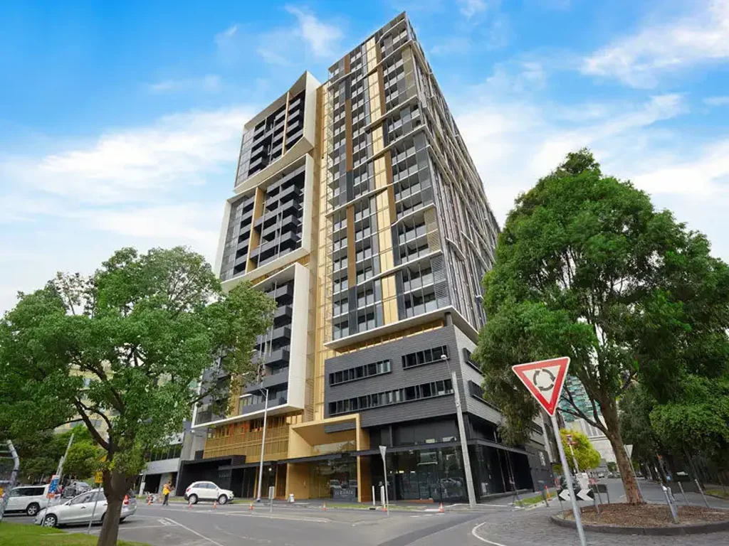 BE SWEPT AWAY WITH AMAZING STYLE AND CITY VIEWS!