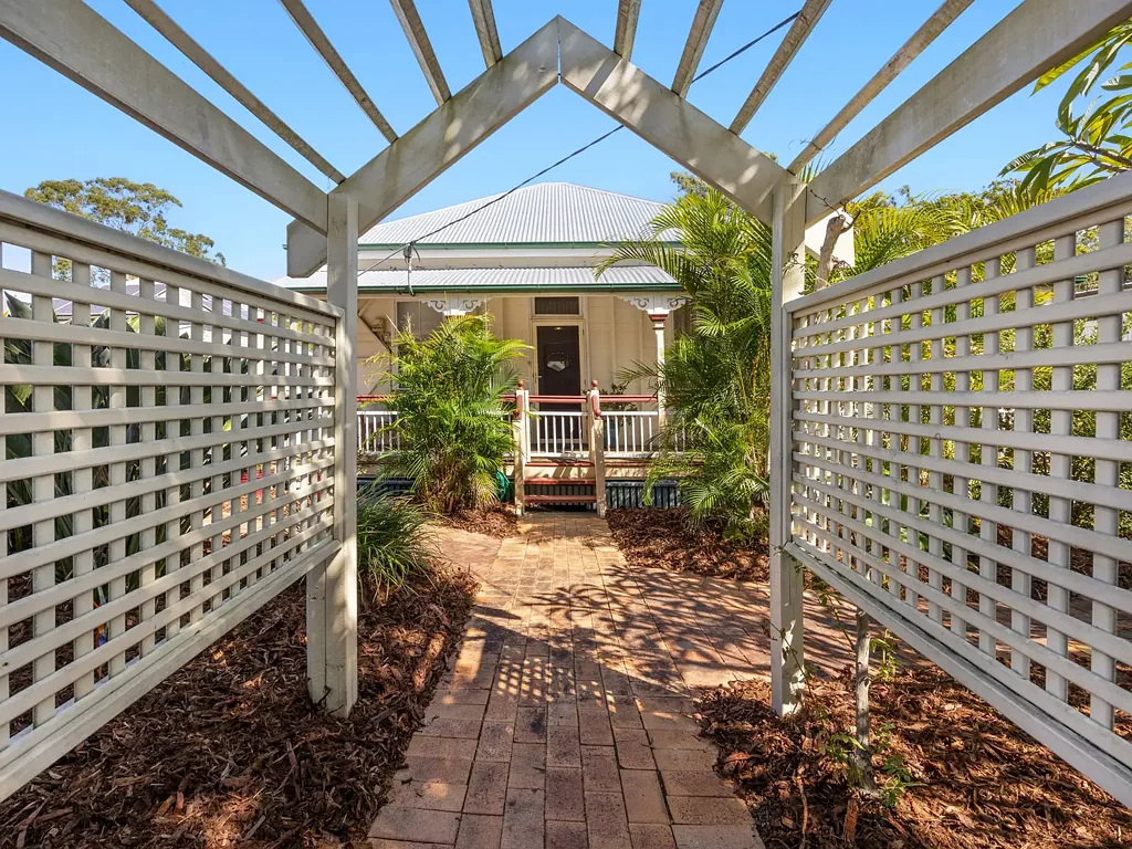 Sadliers Crossing 3 Bedroom Character Queenslander on 2,243m²*