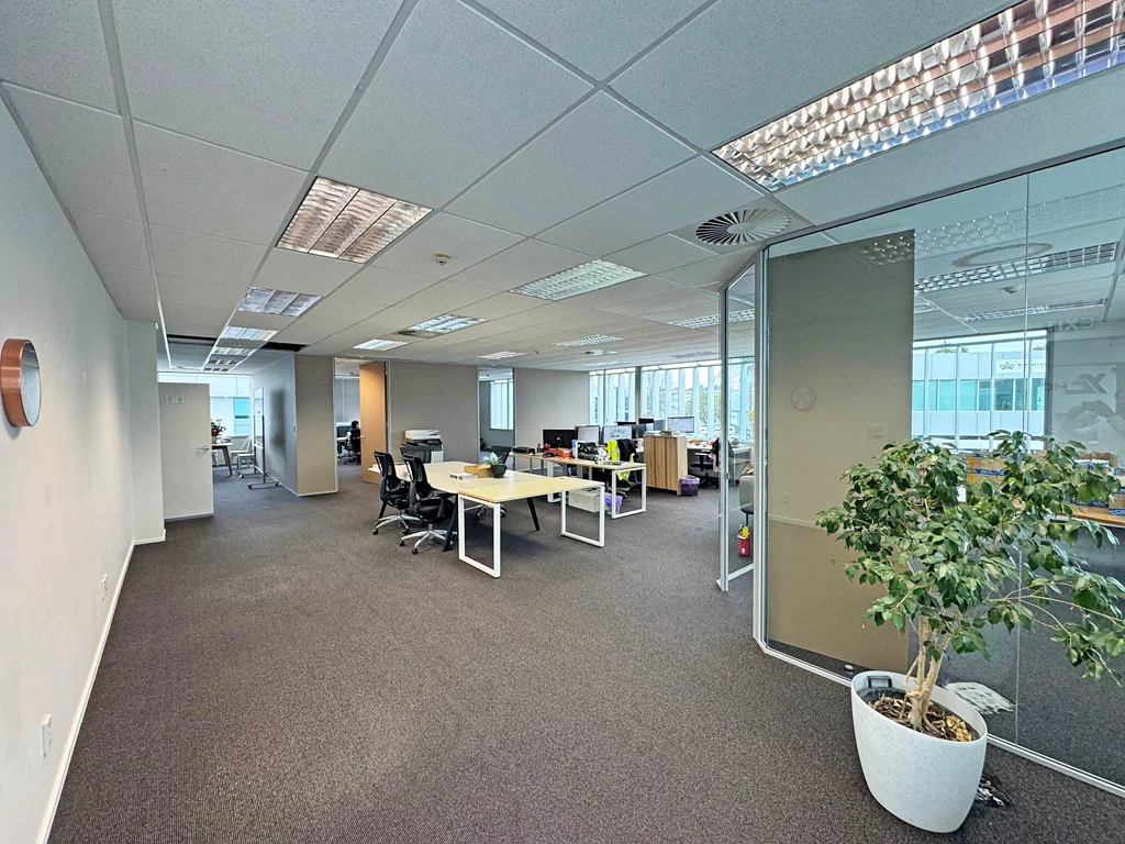 Rosedale  VERSATILE LEVEL ONE OFFICE, PRIME ROSEDALE LOC...