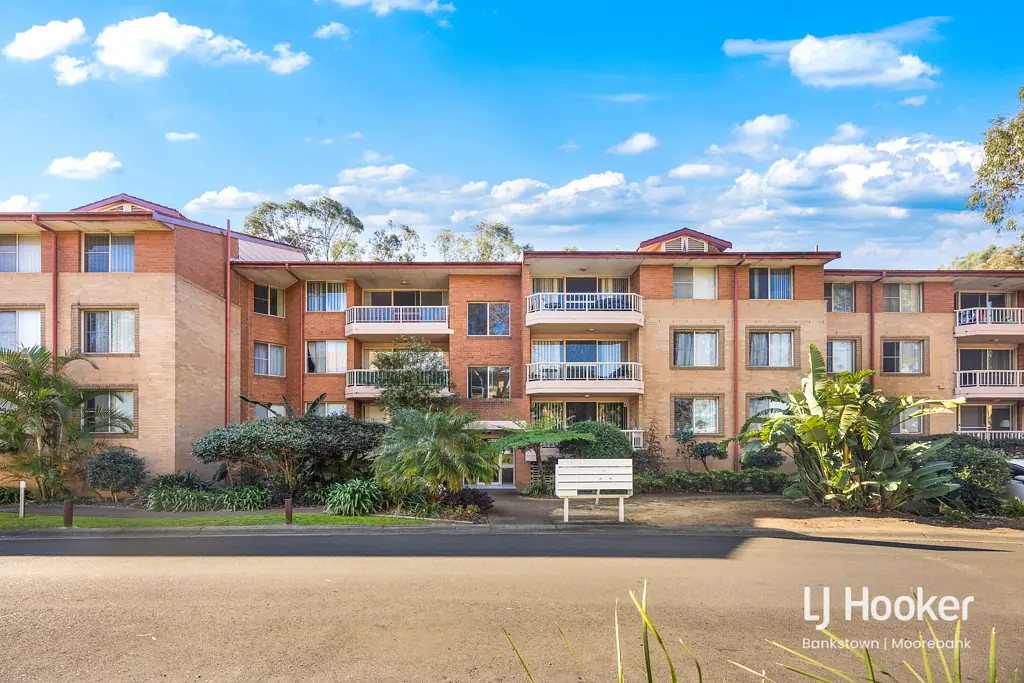 15/4 Mead Drive, Chipping Norton, NSW 2170