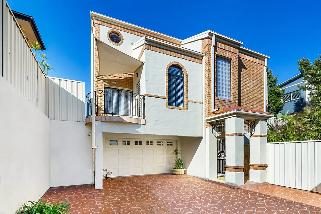 Ettalong Beach 4房  Coastal convenience & comfort
