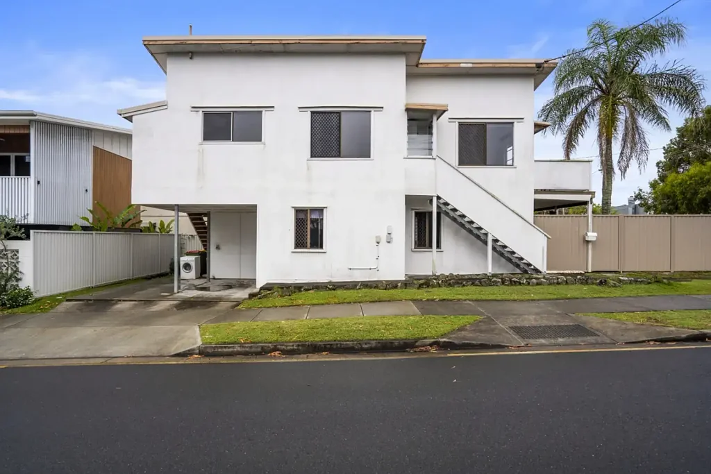 Coastal Character in the Heart of Palm Beach!
