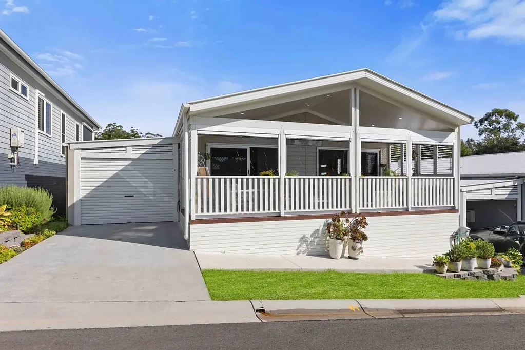 Lake Conjola 2 Bedroom Enjoy the perfect blend of space and privacy in a peaceful, vibrant, secure gated community!