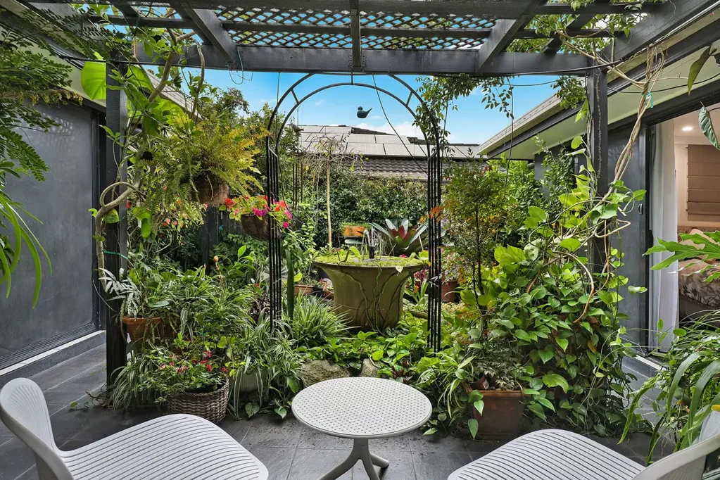 Currimundi 3 Bedroom Escape to your personal sanctuary