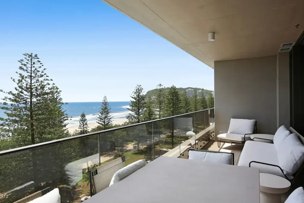 Burleigh Heads 2ห้องนอน MONDRIAN - Unrivalled Coastal Elegance – The Finest in Burleigh Beachfront Living