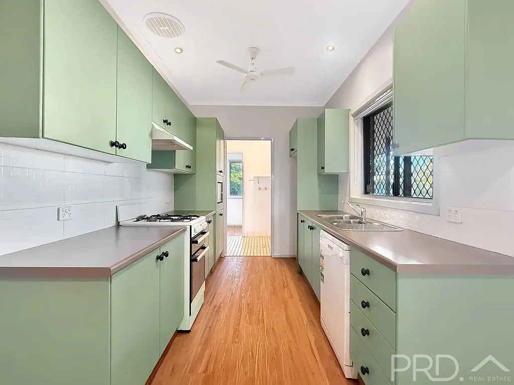 8E Lathwell Close, Nickol, WA 6714