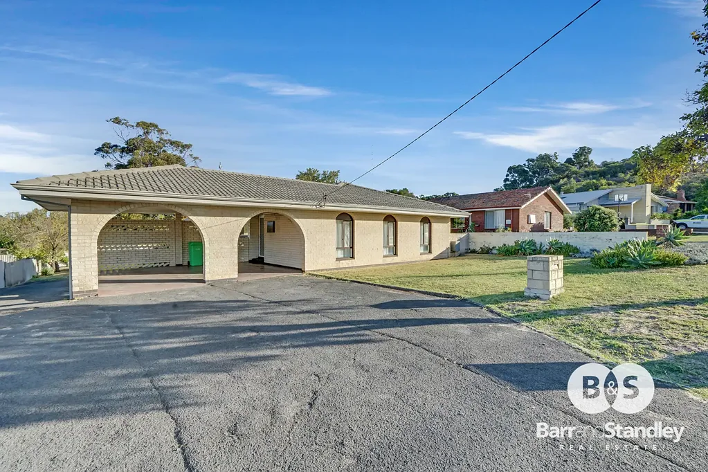 South Bunbury 4침실 FAMILY HOME ON BIG BLOCK!