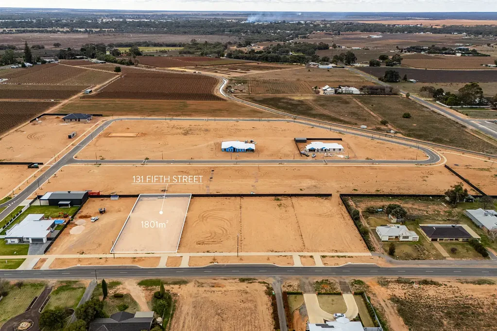 Nichols Point Premium land, prime location.