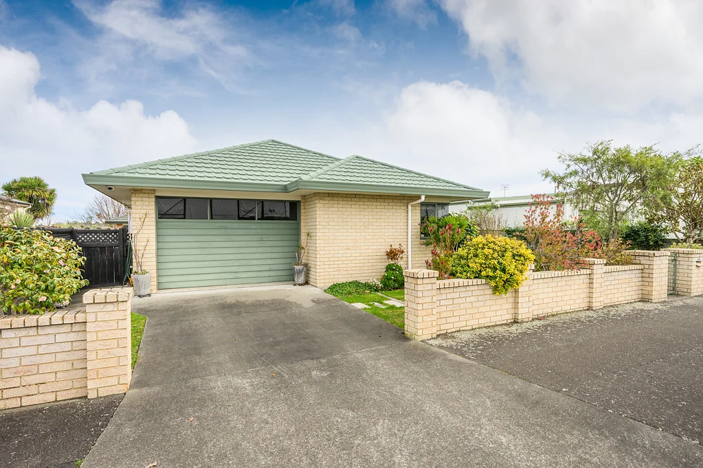 Feilding 2ਬੈੱਡਰੂਮ Hop skip jump to town