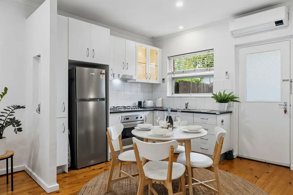 Dulwich 1બેડરૂમ Appealing, Upgraded Unit on the City Fringe – Near to the Parklands and Only 3kms to the Very Heart of the CBD.
