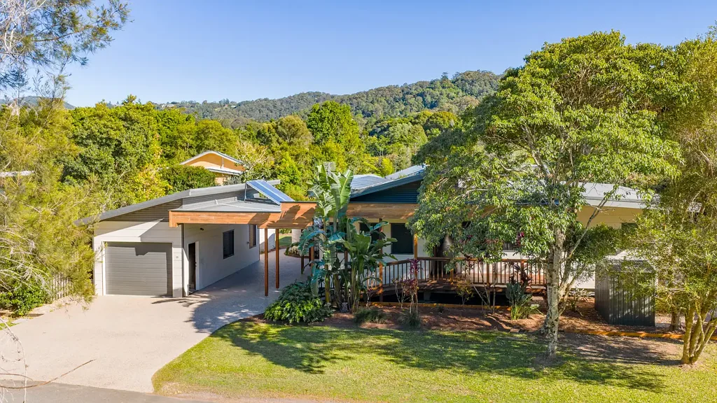 Currumbin Valley 3房  Rarely Available, Uniquely Positioned — Secure Your Private Creek Way Sanctuary Today