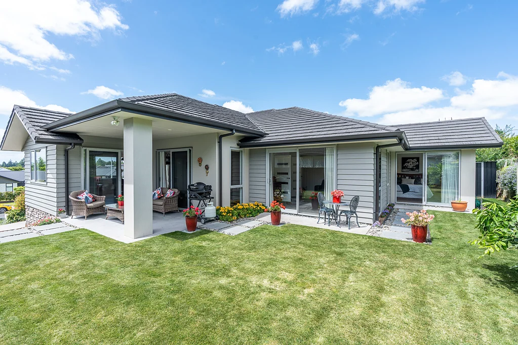 Te Awamutu 4બેડરૂમ Elevated Elegance with Iconic Views