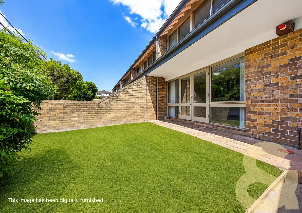 TWO STOREY PERFECT LOCATION TOWNHOUSE