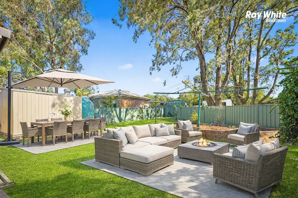 Blacktown 4Habitaciones 4-Bedroom Family Home on 645sqm with Near-New Solar & Battery Storage
