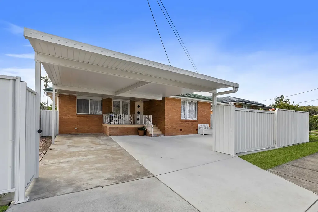 Salisbury 3침실 Flexible Family Living with Multiple Living Areas, Extensive Storage & Exceptional Outdoor Space